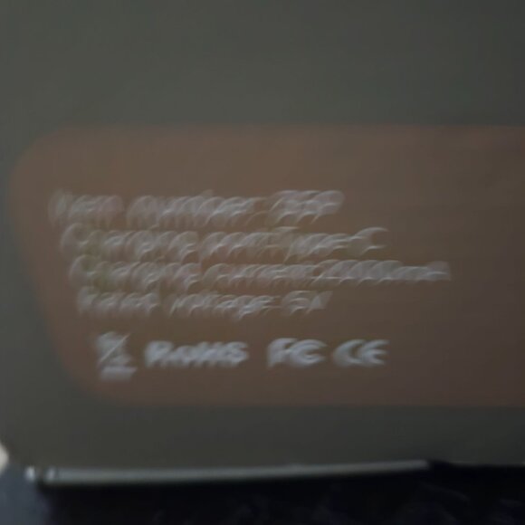 Freshair Portable White Air Purifier USB Charging & Digital Display and Manual - Picture 7 of 10